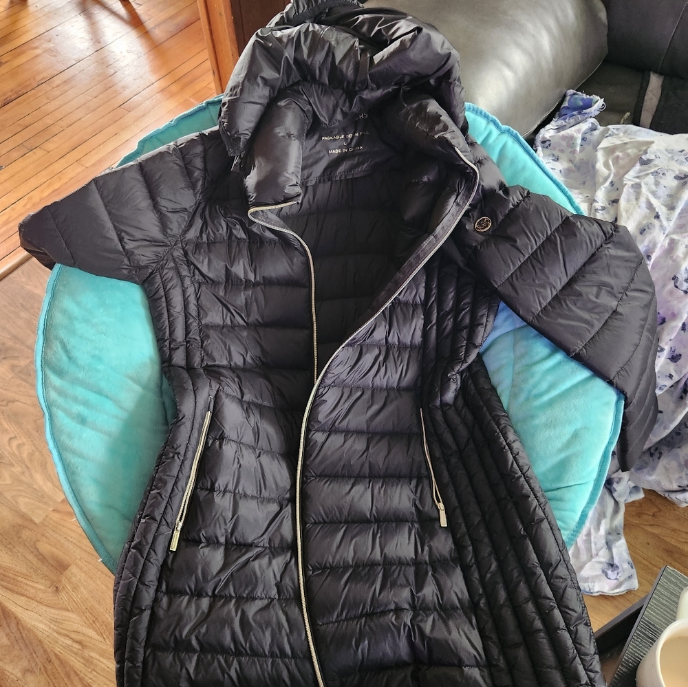 Micheal kors womans puffer jacket